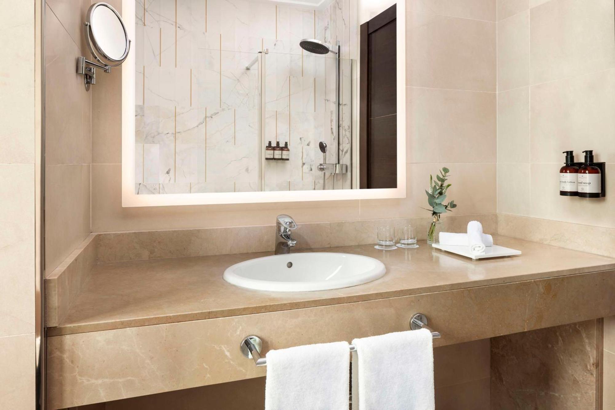Nh Collection Victoria Hotel Granada Kültér fotó